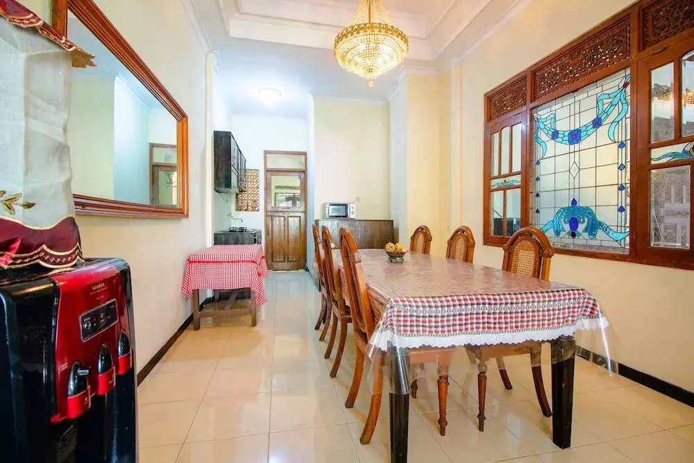 OYO 1650 Griya Joglo Homestay