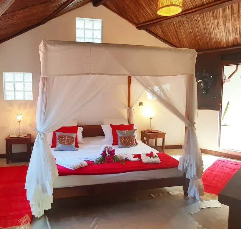Hotel ECOLODGE LE RAVORAHA