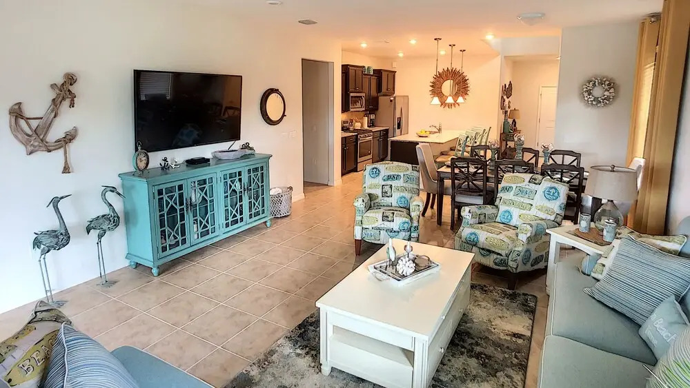 Pura Vida Retreat Brand New 7 Bedroom in Solterra