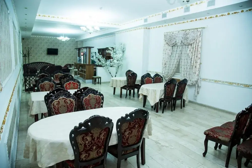 Отель Daniyar