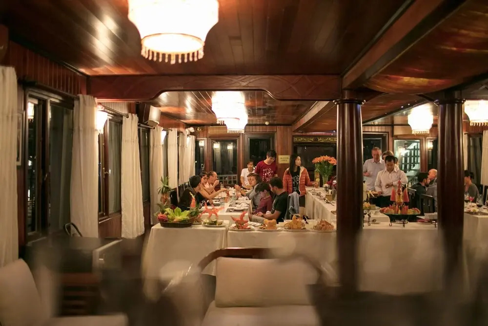 Garden Bay Premium Cruise