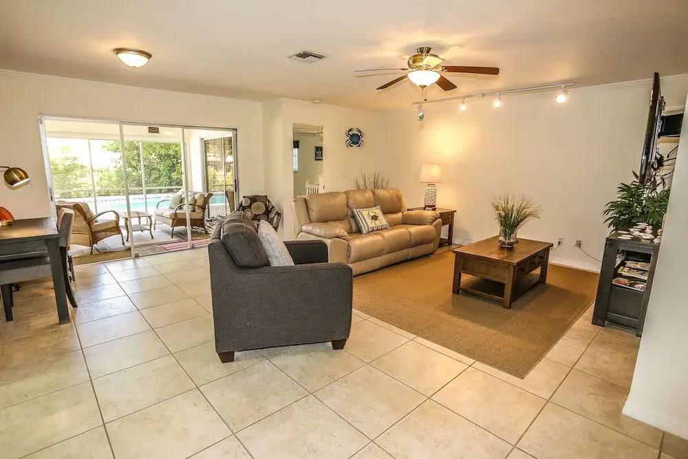 5150 Williams Dr. - M
