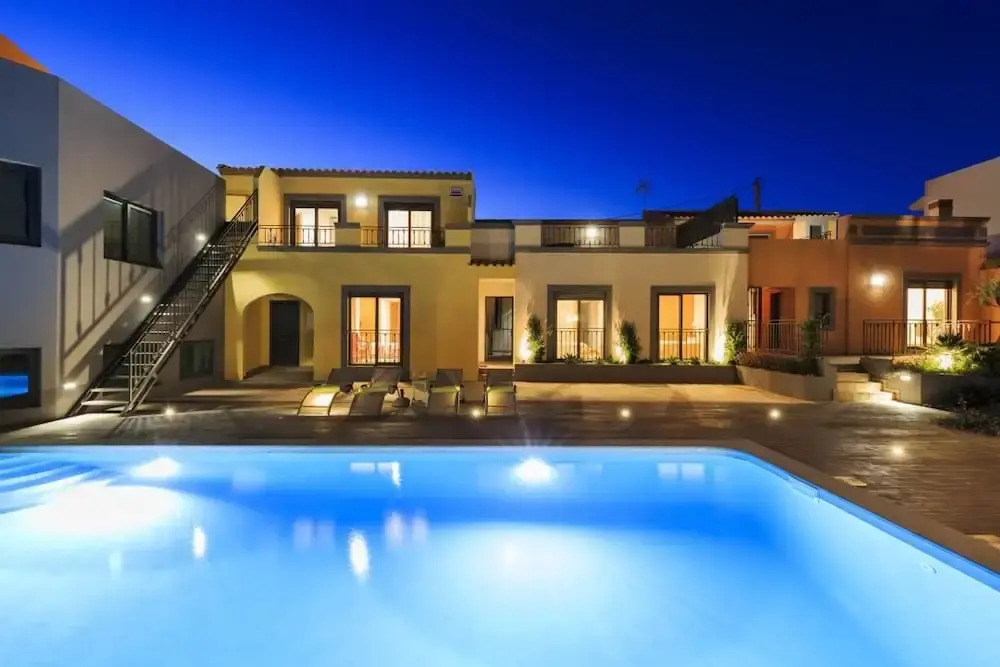 Villa With 3 Bedrooms in Quelfes, With Wonderful sea View, Pool Access