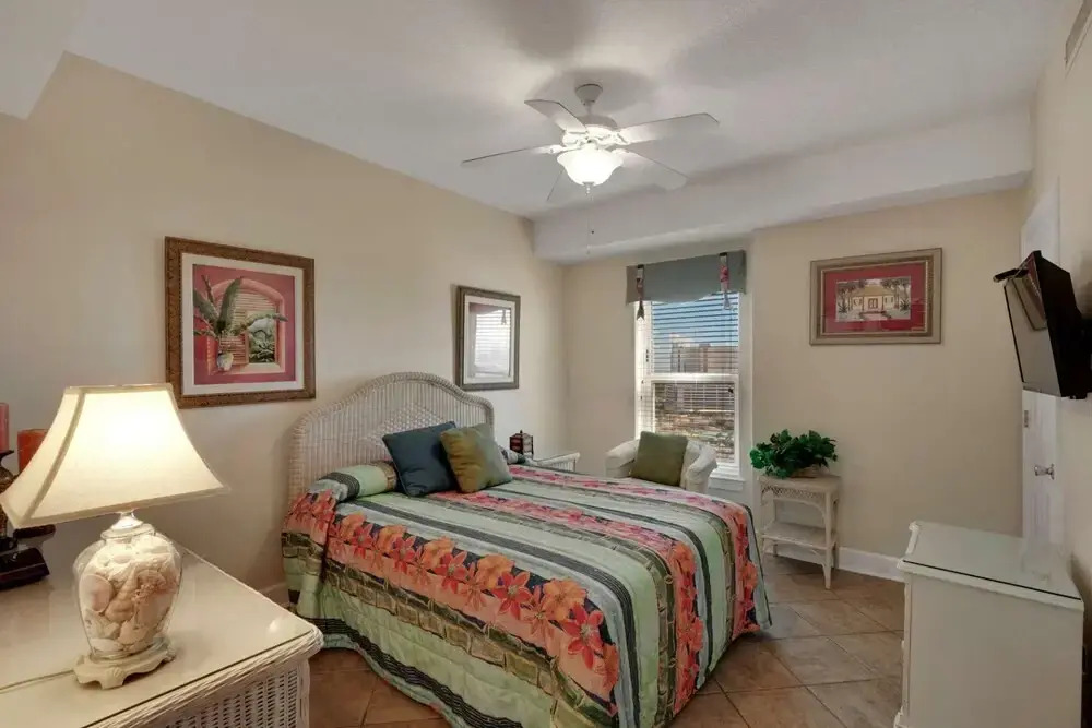 Twin Palms 1705