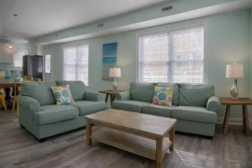 Beach Bungalow 8
