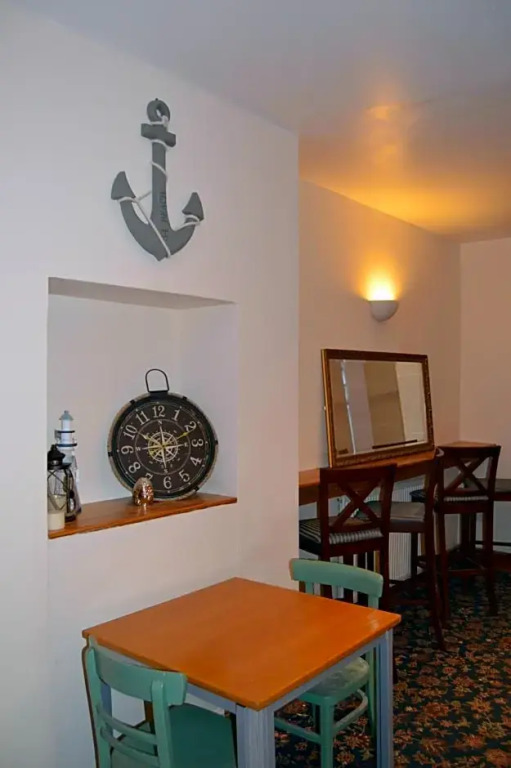 Central Cove Guesthouse