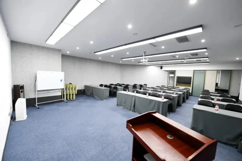 Echeng Hotel (Changchun Yiqi, West High-speed Railway Station)