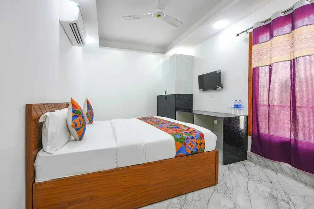 FabHotel The Cozy Cloud