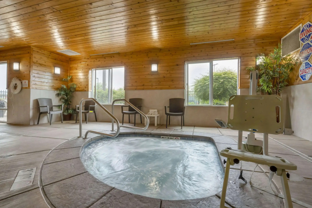 Comfort Suites Redding - Shasta Lake