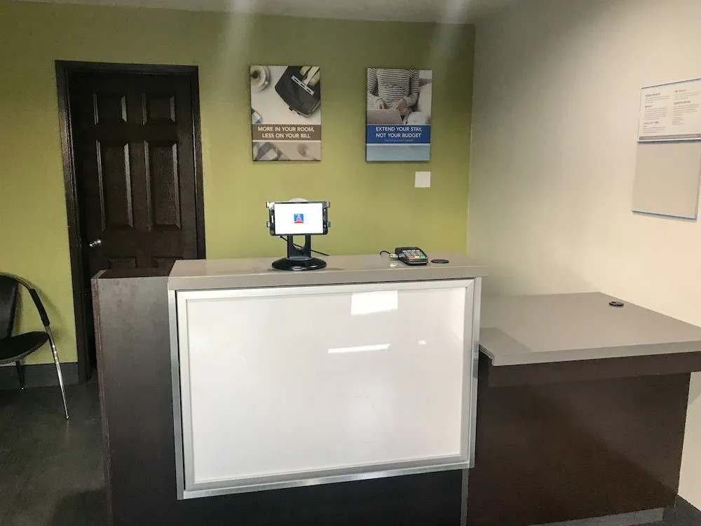 Studio 6-Buttonwillow, CA