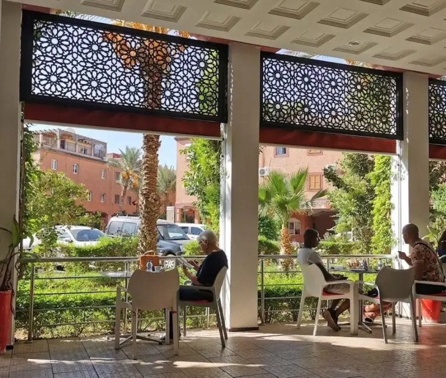 Riad with Outdoor Swimming Pools