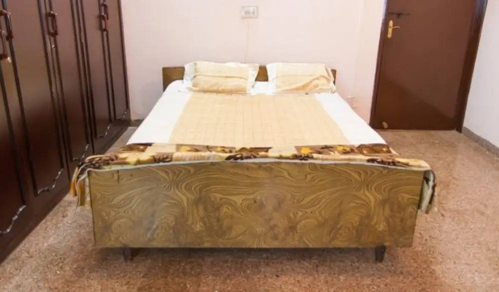 Aakriti Guest House