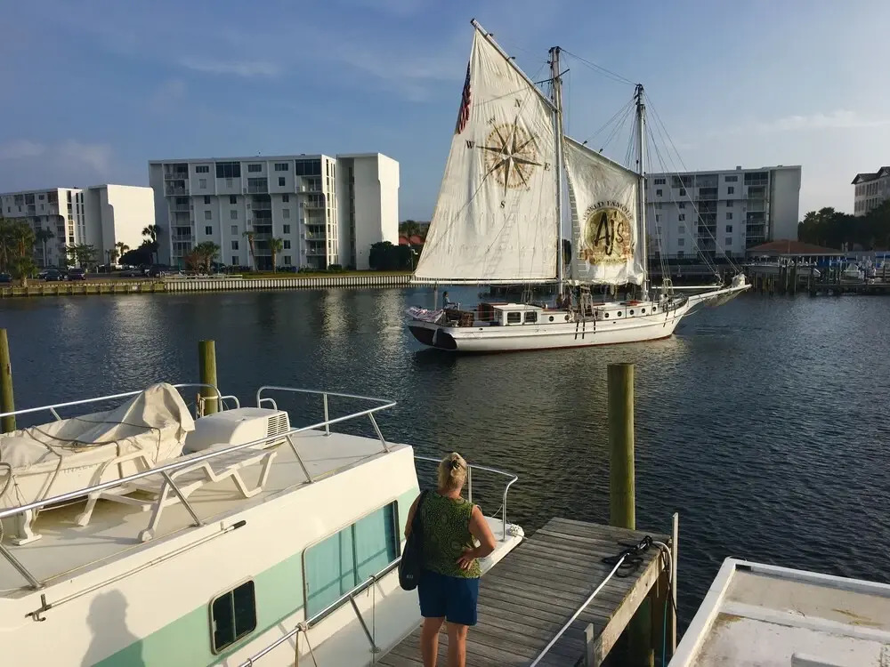 Emerald Coast Houseboat