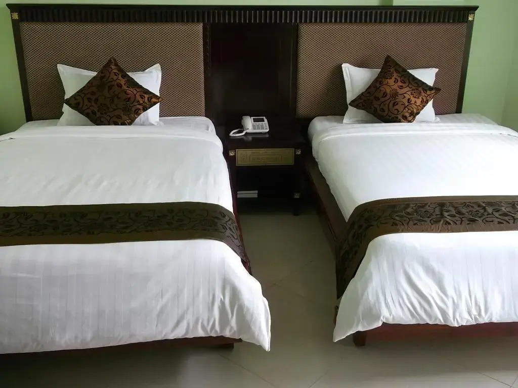 Greenlight Hotel