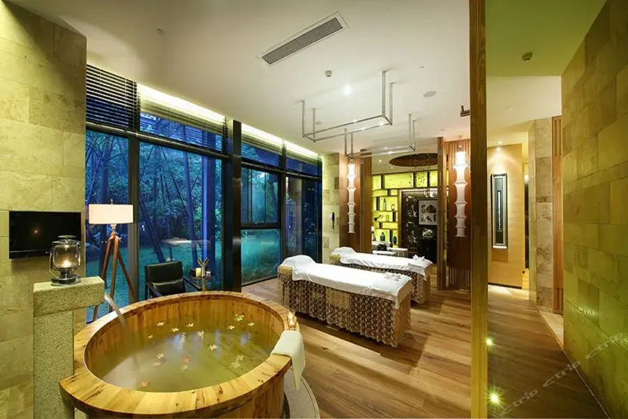 Palm Beach Hotel