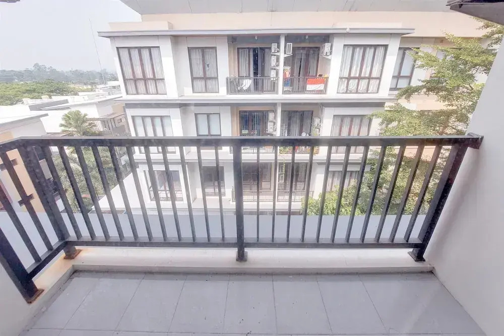 Good Place And Homey 3Br At Asatti Apartment