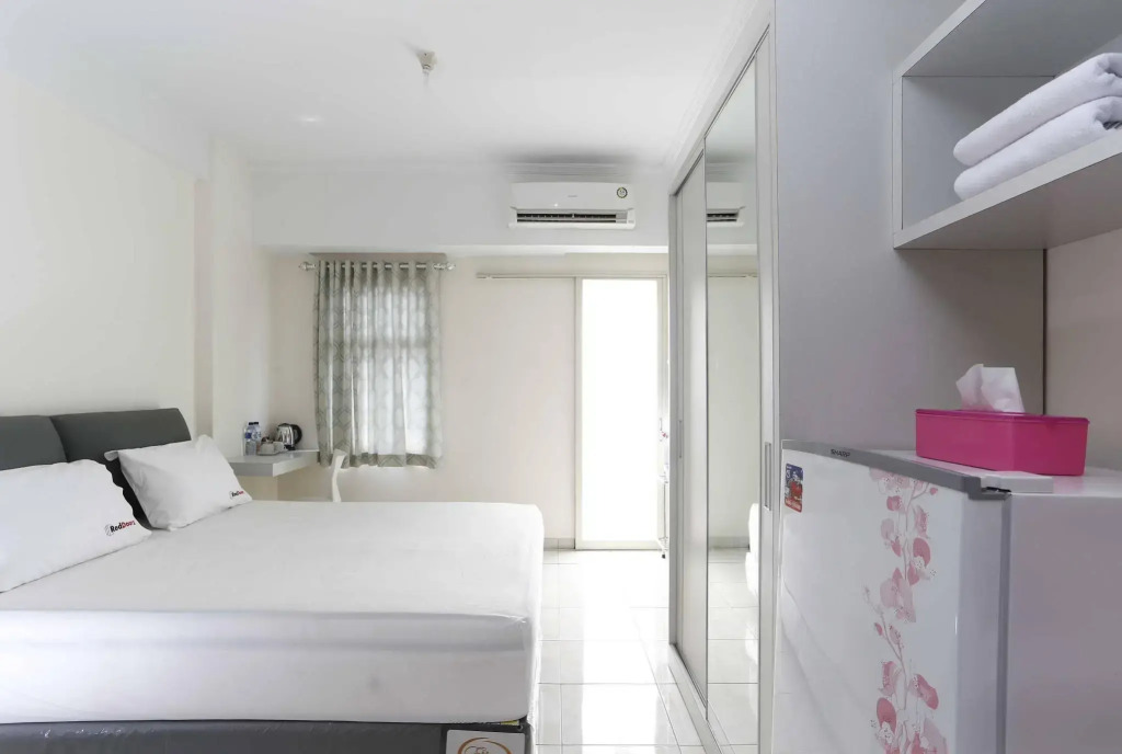 RedDoorz Apartment @ Margonda Residence