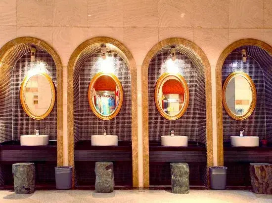 Oriental Hawaii Holiday Hotel