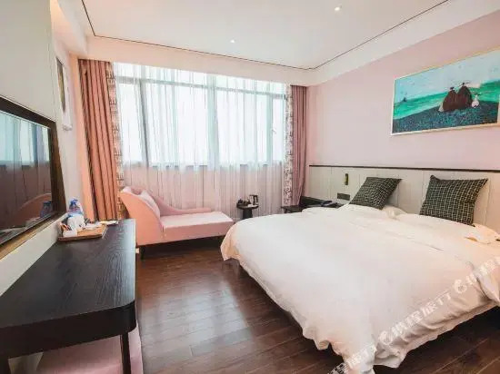 Shantou Lian Hotel(Shantou High-speed Railway Station Xinyicheng)