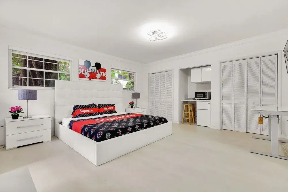 "Fantastic House 5min to Brickell w/ Pool & Tub".