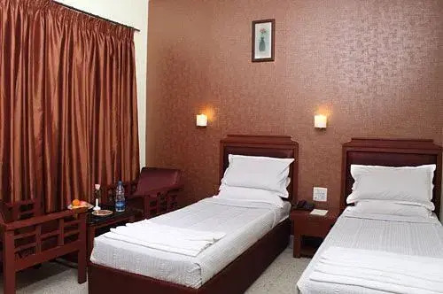 Hotel Dee Cee Manor
