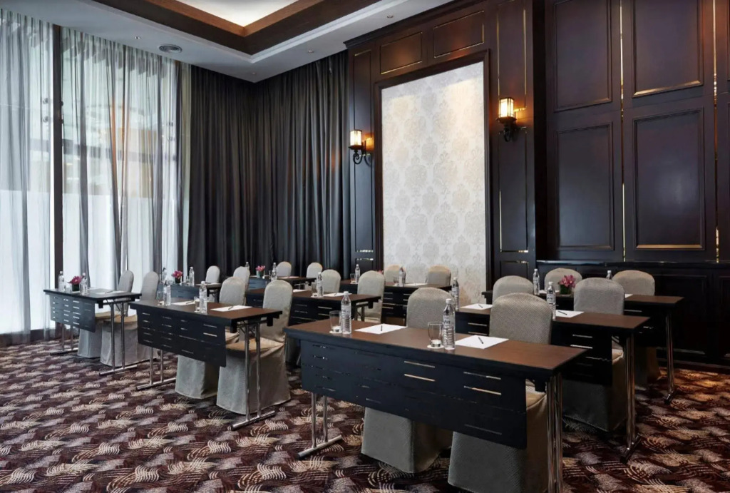 VE Hotel & Residence
