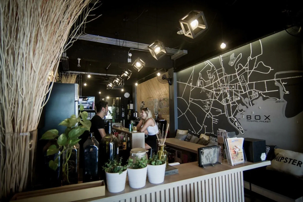Box Poshtel