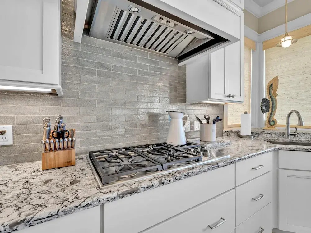 4BR Beachfront Home With Hot tub & Private Beach Access!