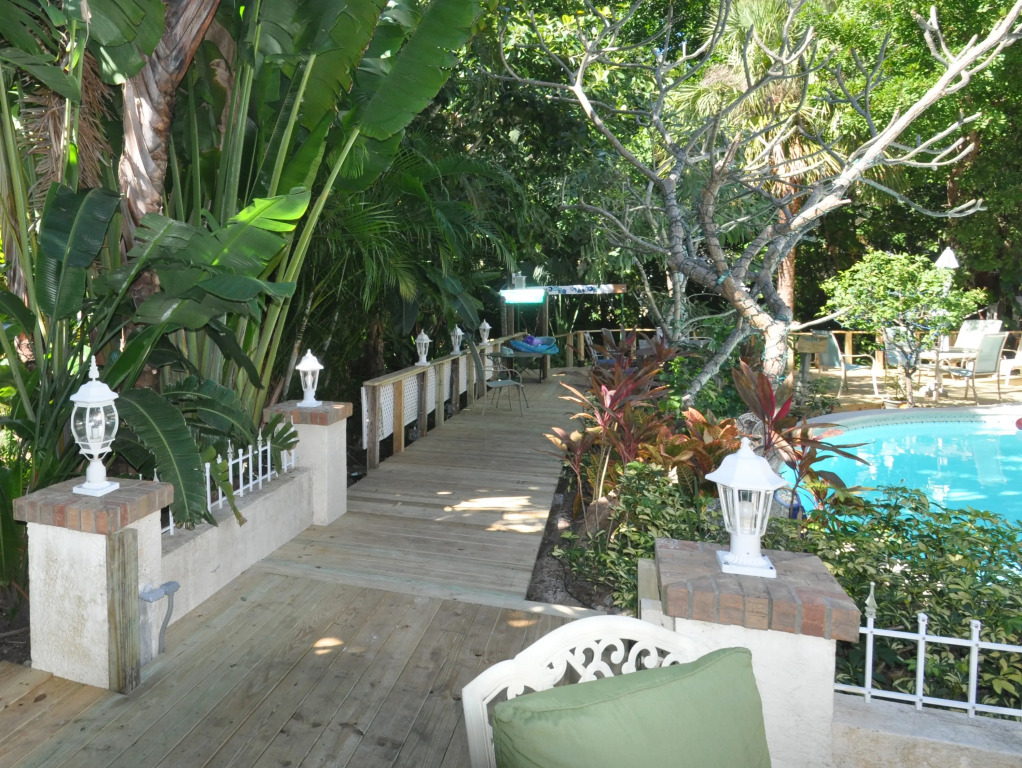 Treasure Island Beach Retreat Sleeps Up To 11