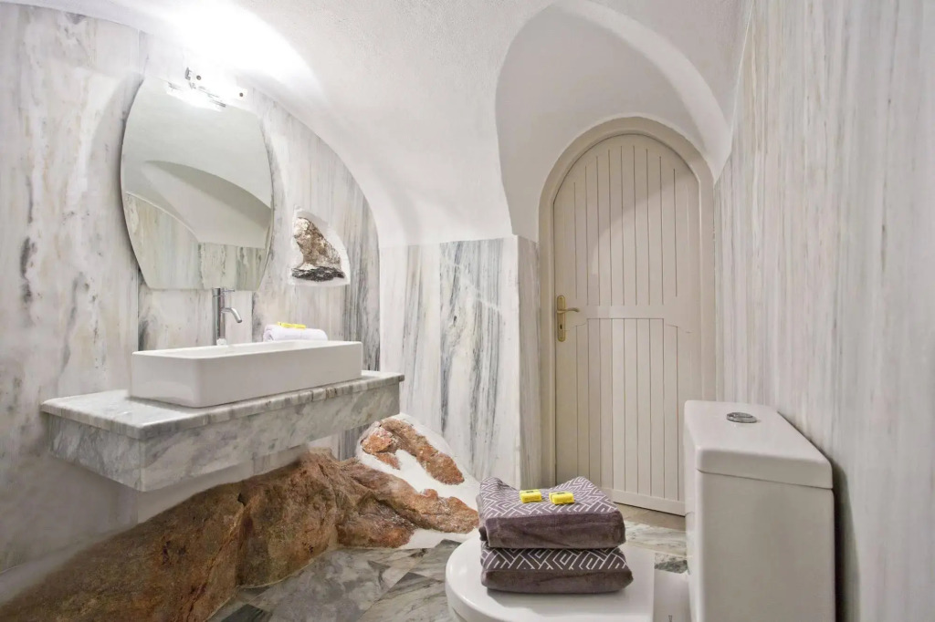 Semeli Cave House