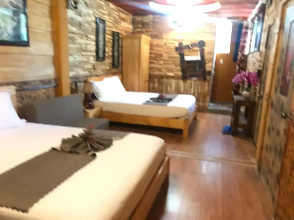 Redhouse Backpacker Hostel