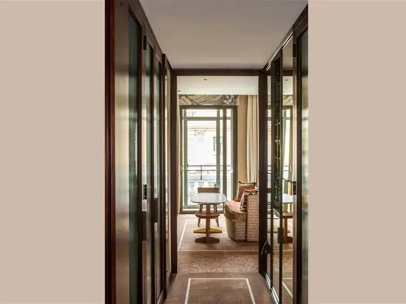 Brach Madrid - Evok Collection