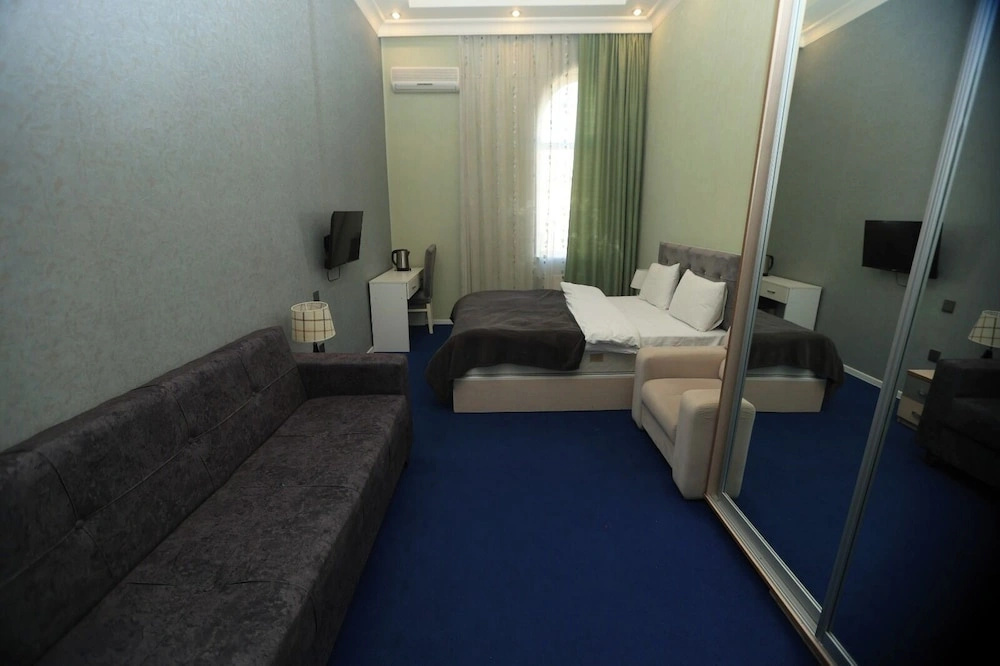 NH Old City Hotel