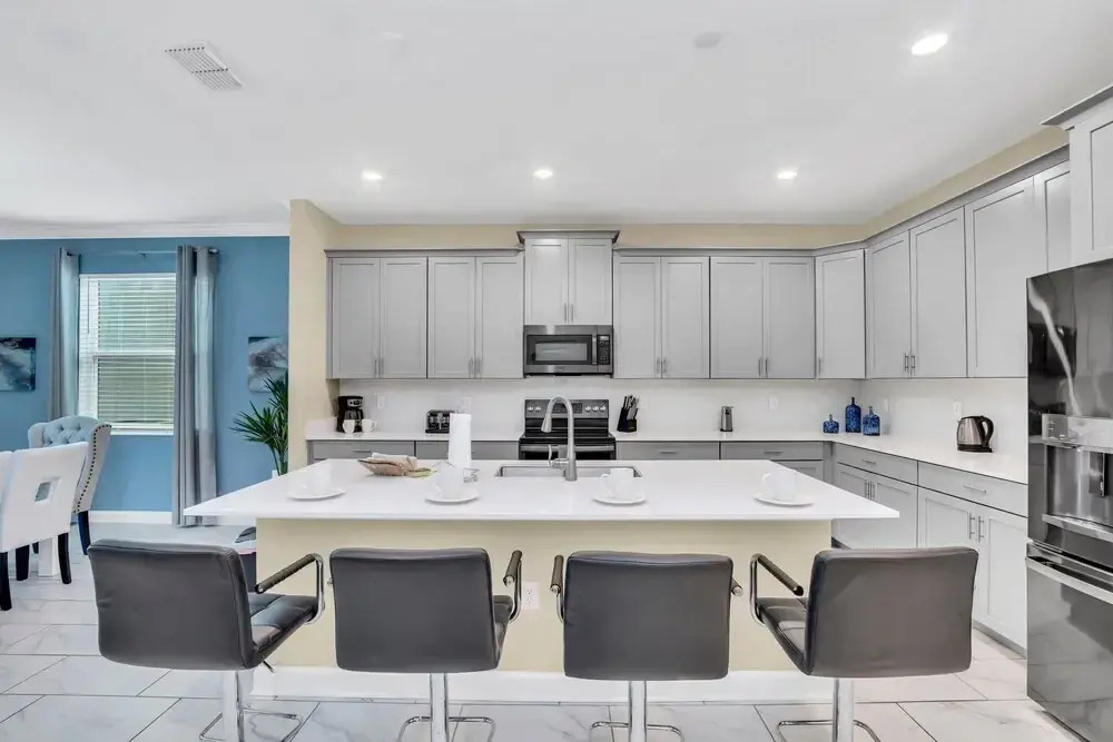 Minions, Star Wars & Frozen Rooms! With Game Room