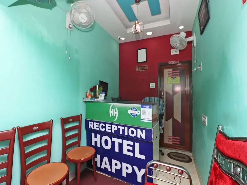 Oyo 37334 Hotel Happy