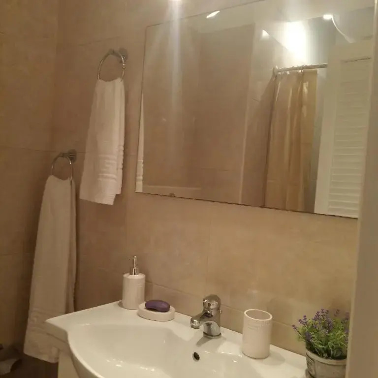 DORAS APARTMENTS STUDIO 1