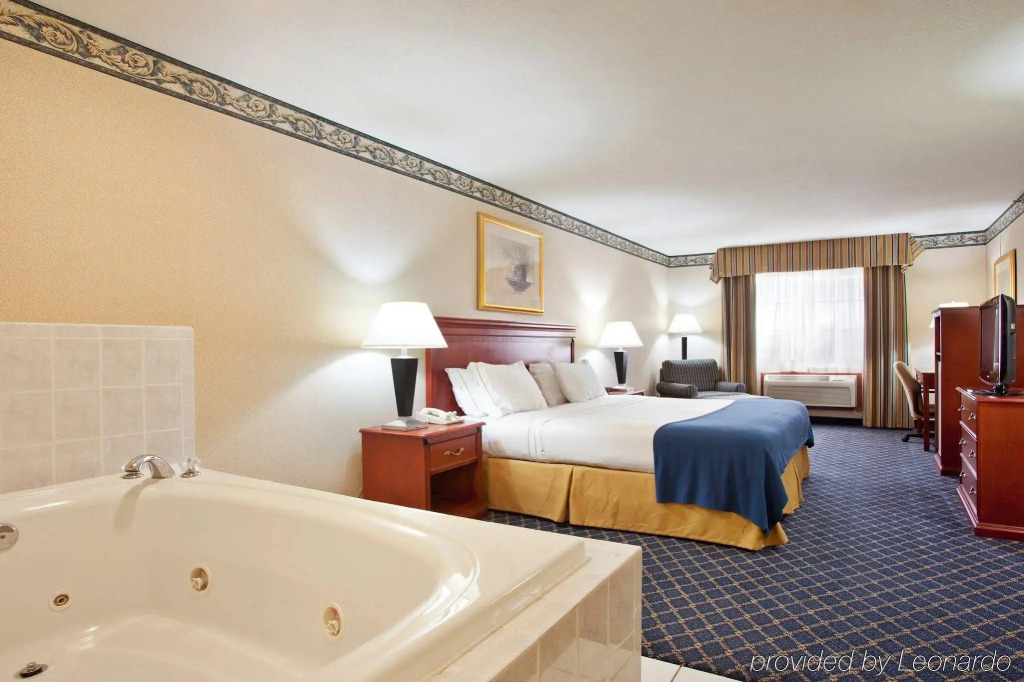 Holiday Inn Express & Suites Danville by IHG