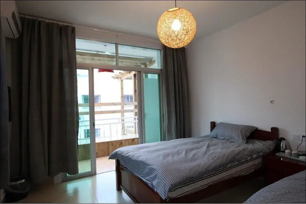 Ximen Tahiti Hostel