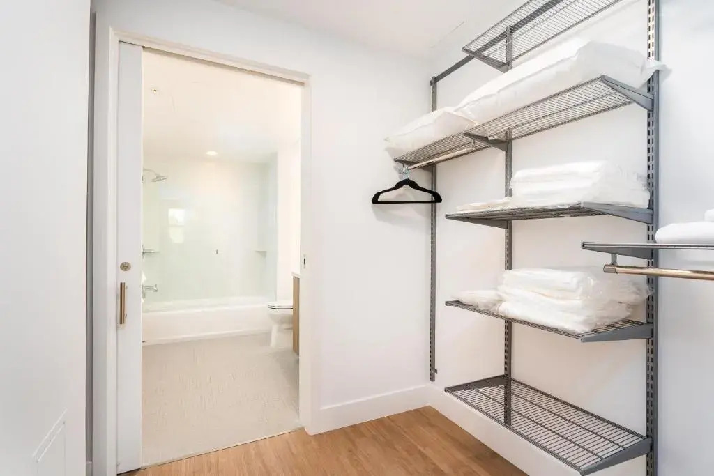 Mint House Menlo Park by Kasa