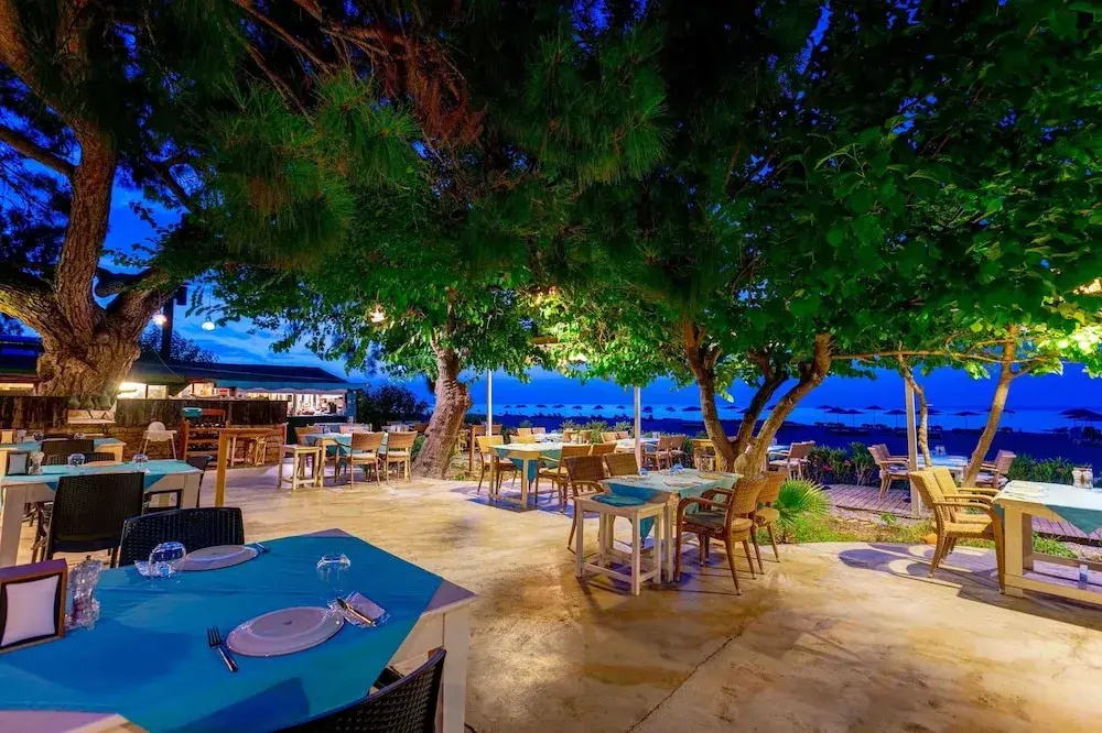 Бунгало Etenna Beach Bungalows