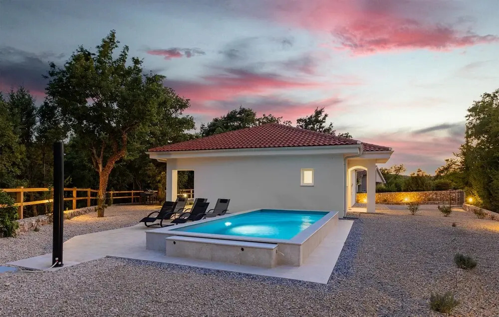 Stunning Home In Zestilac