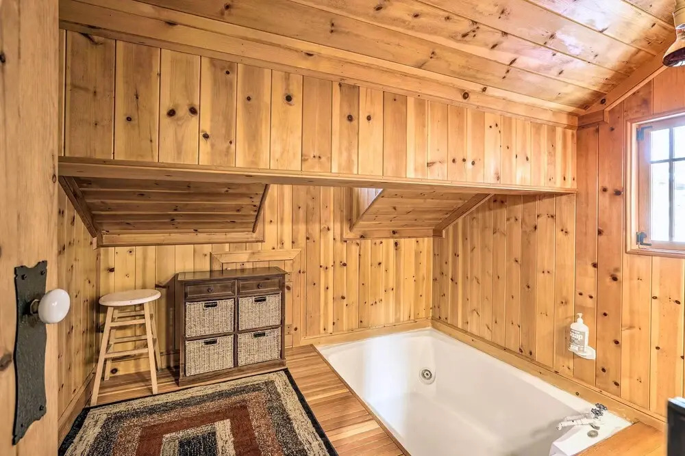 < 1 Mi to Heavenly Lifts: Tahoe Area Townhome!