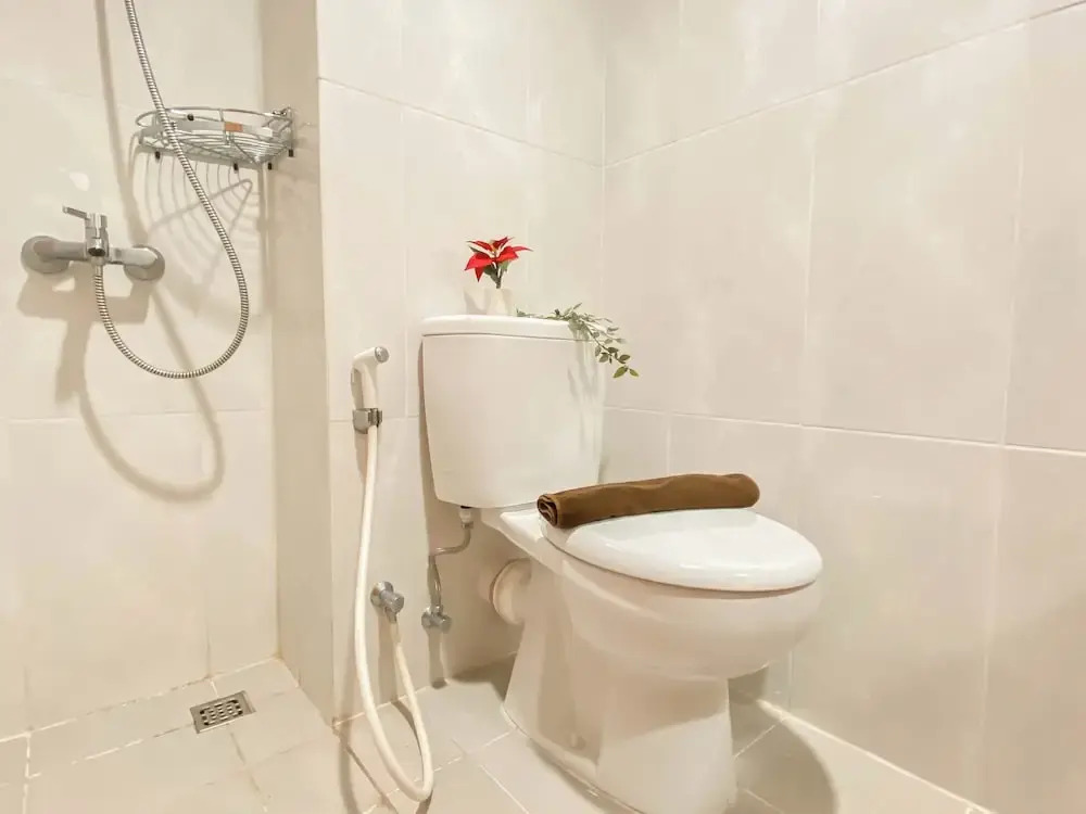Simple Look Studio Apartment At Evenciio Margonda Near Station