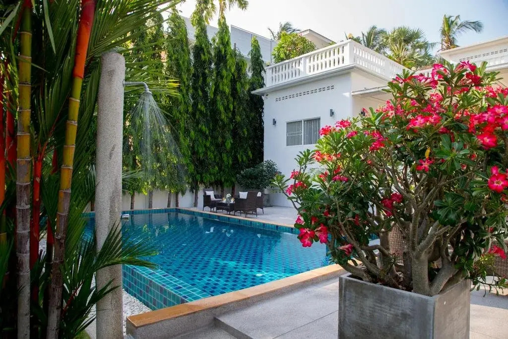 Blissful Tropical Stay at SeaLaVie Villa