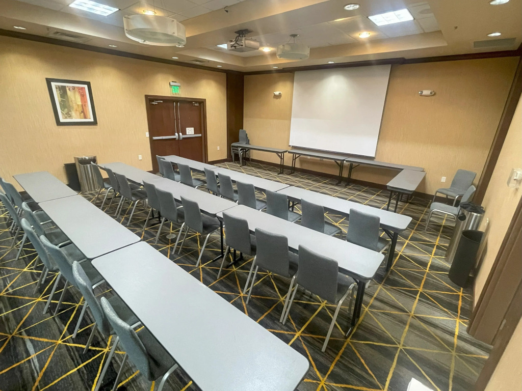 Holiday Inn Jackson NW - Airport Road by IHG
