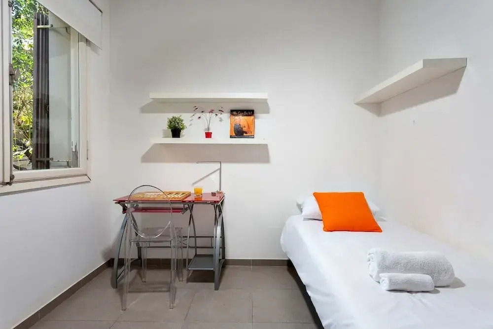 Charming 3BR in Rothschild by HolyGuest
