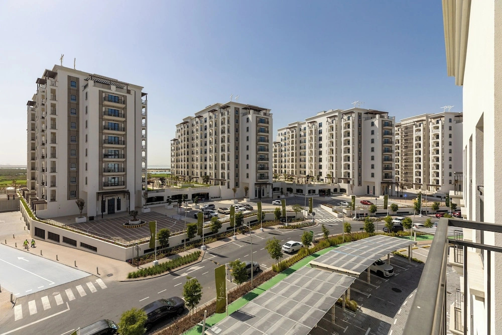 Maison Privee - Relaxed Yas living with Resort-Style Facilities