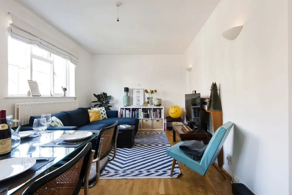 Bright and Breezy home by Clapham Common