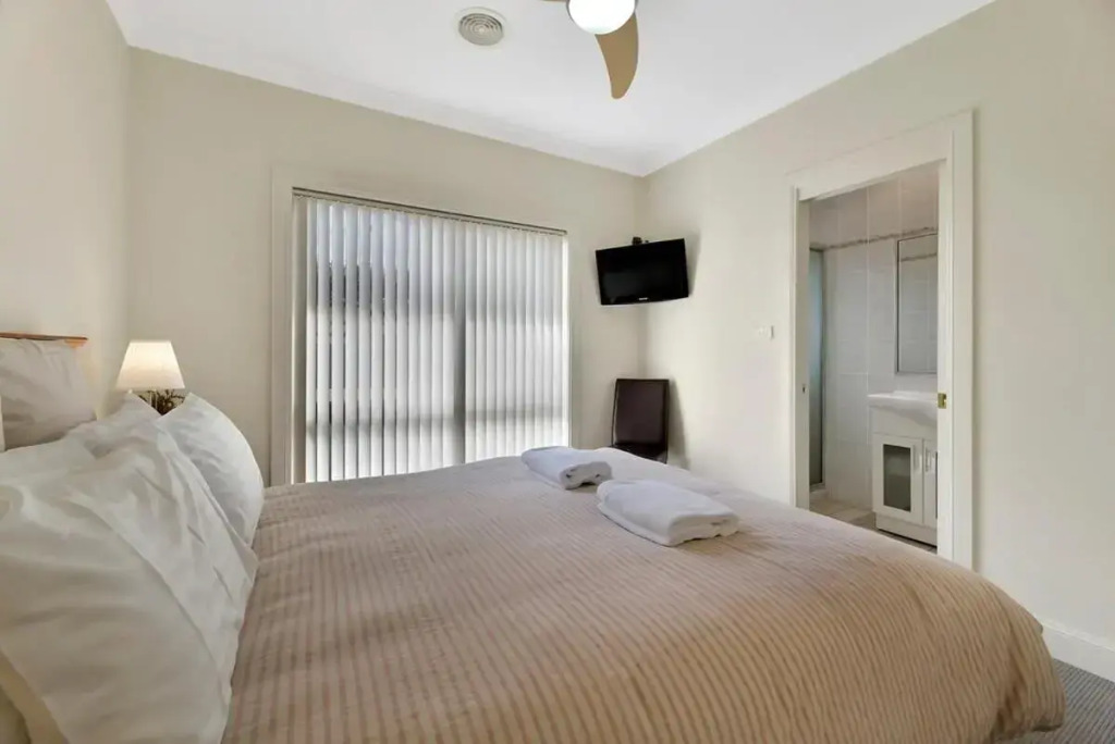 Spacious 2 Bed, 2 Bath Villa, CBD Location