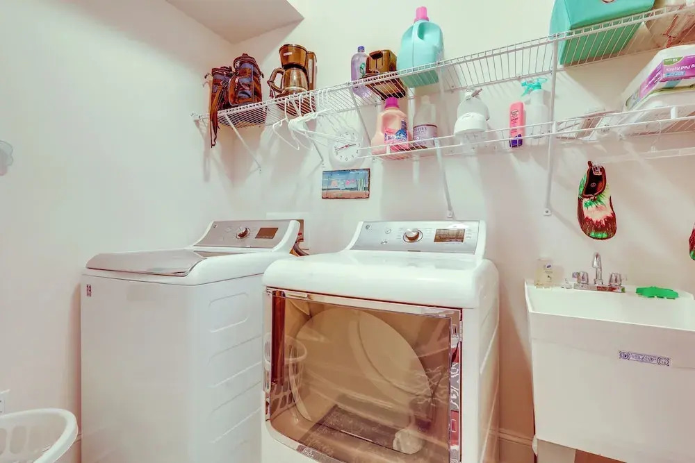 Shuttle to Beach: Shore Thing Home in Ocean View